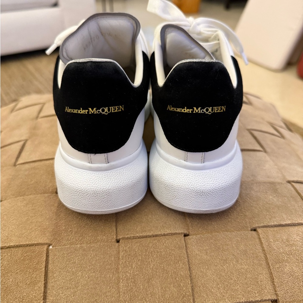 Alexander McQueen White and Black Sneakers AUTHENTIC - Picture 8 of 12
